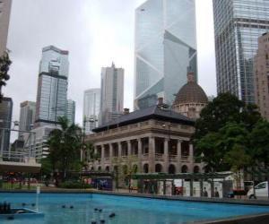 Puzzle Νεοκλασικό κτίριο στην πόλη του Χονγκ Κονγκ